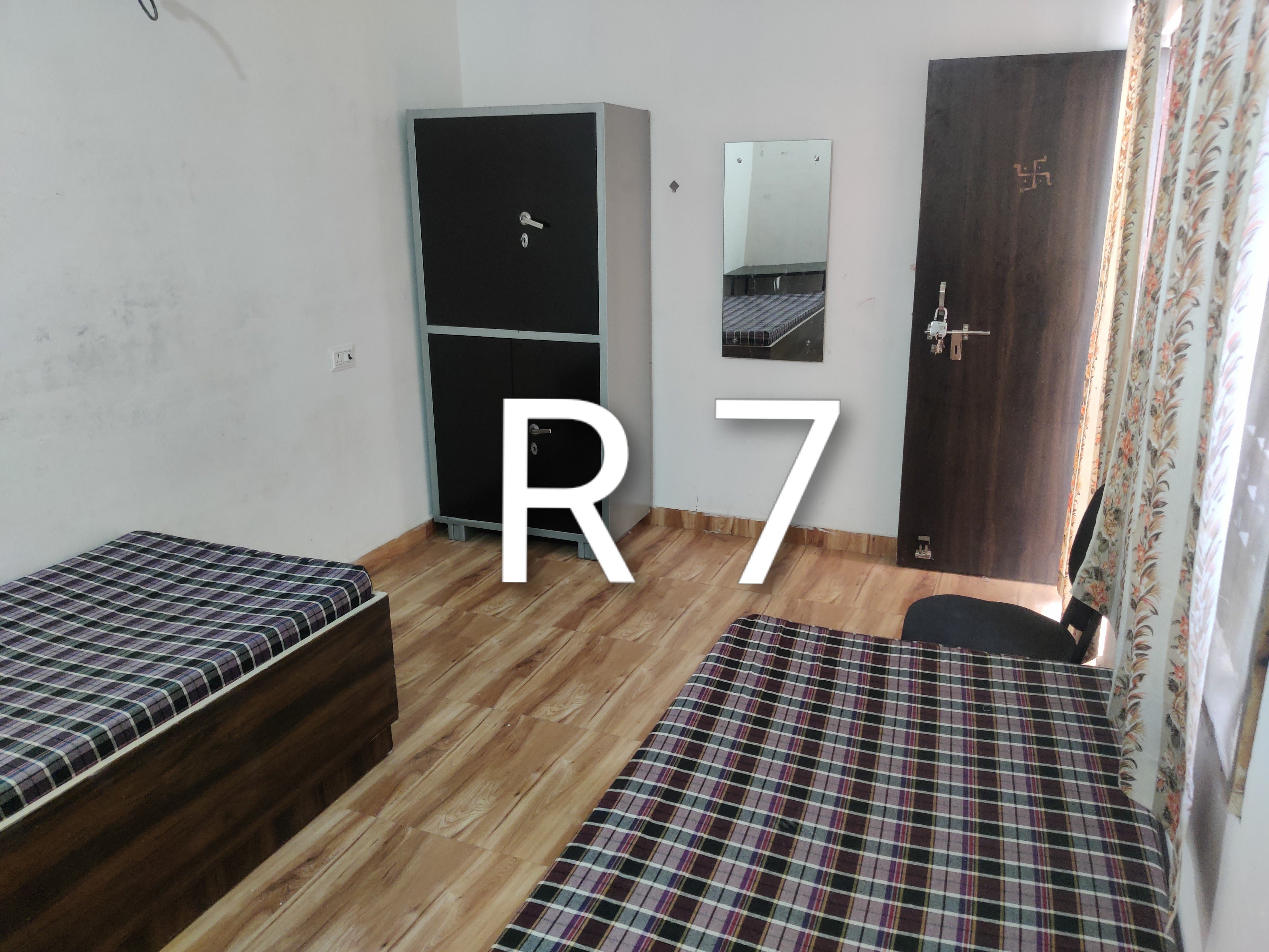 1RK Furnished Room for rent in Location set — photo 1