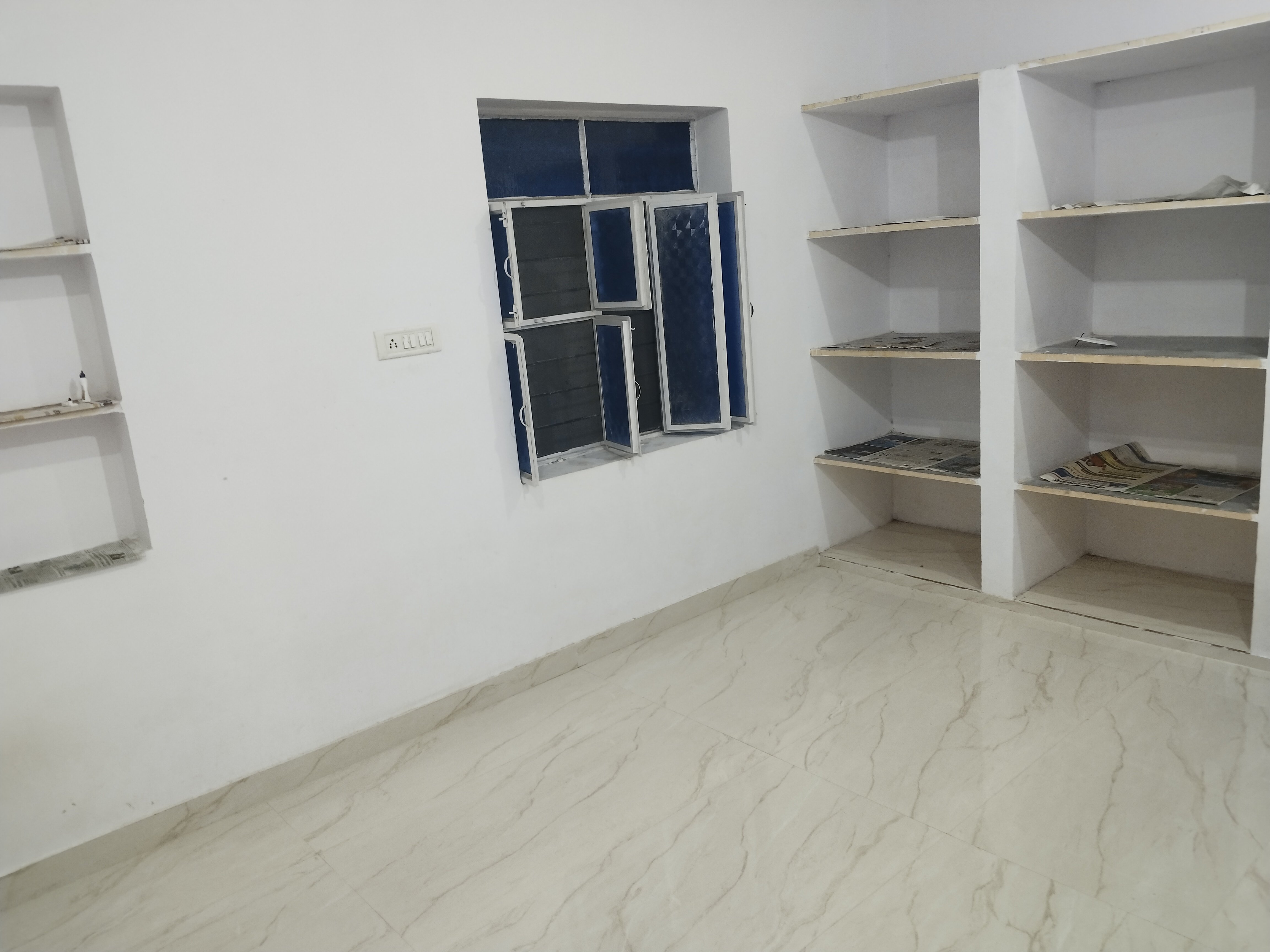 3BHK Unfurnished Room for rent in Location set — photo 1