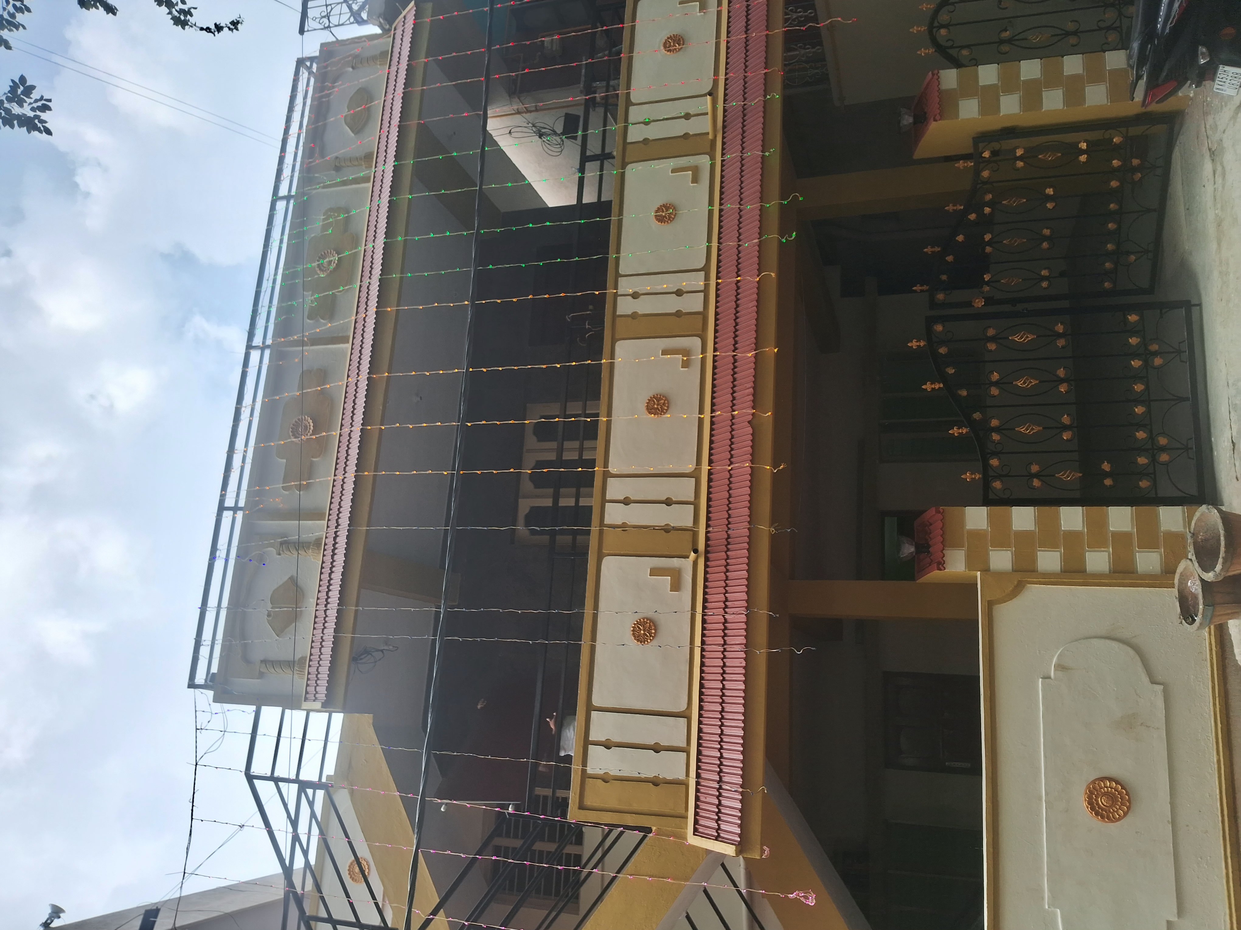 2BHK Semi-furnished House for rent — photo 1