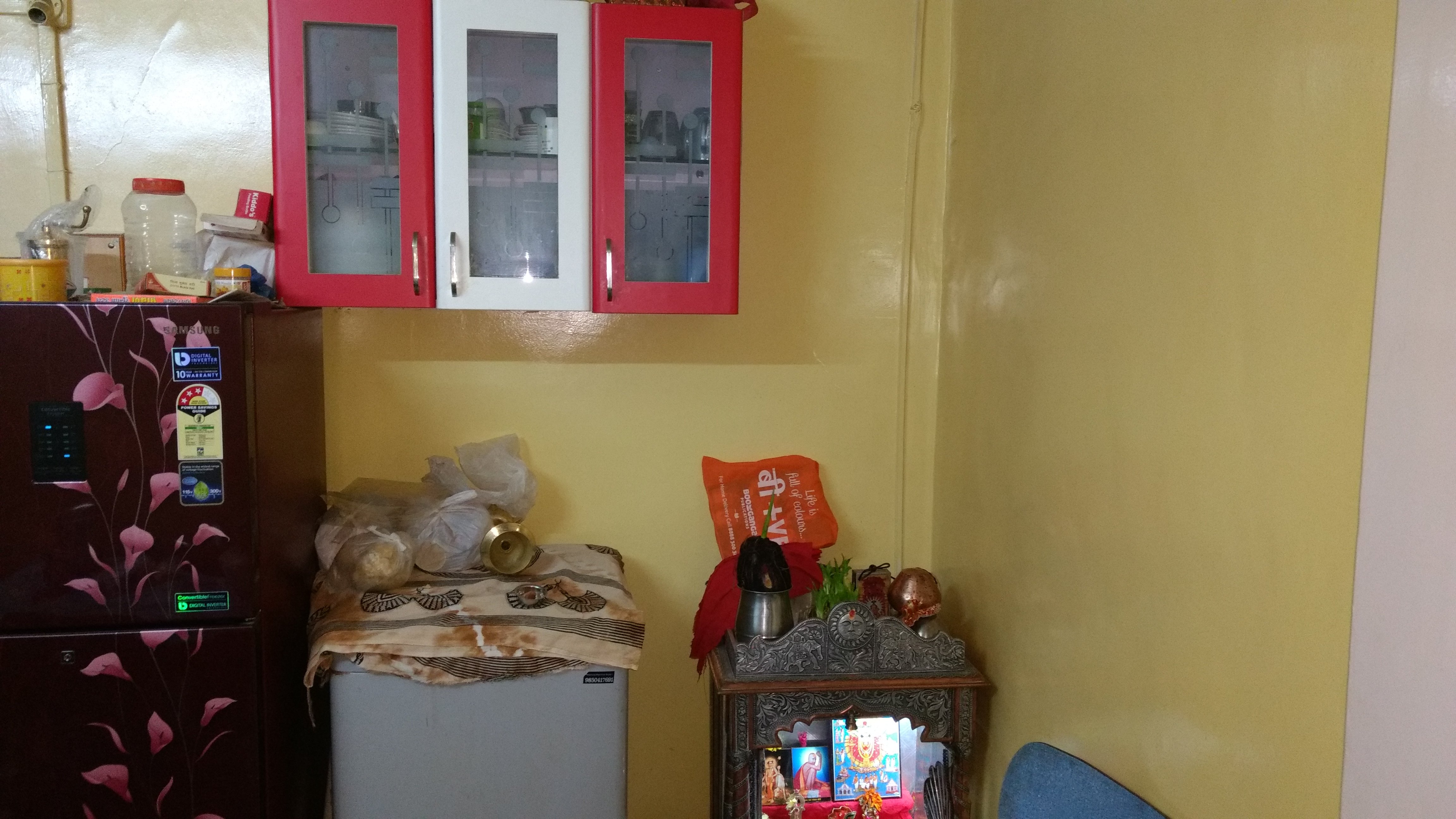 Spacious 2BHK Semi-Furnished Flat for Rent — photo 1