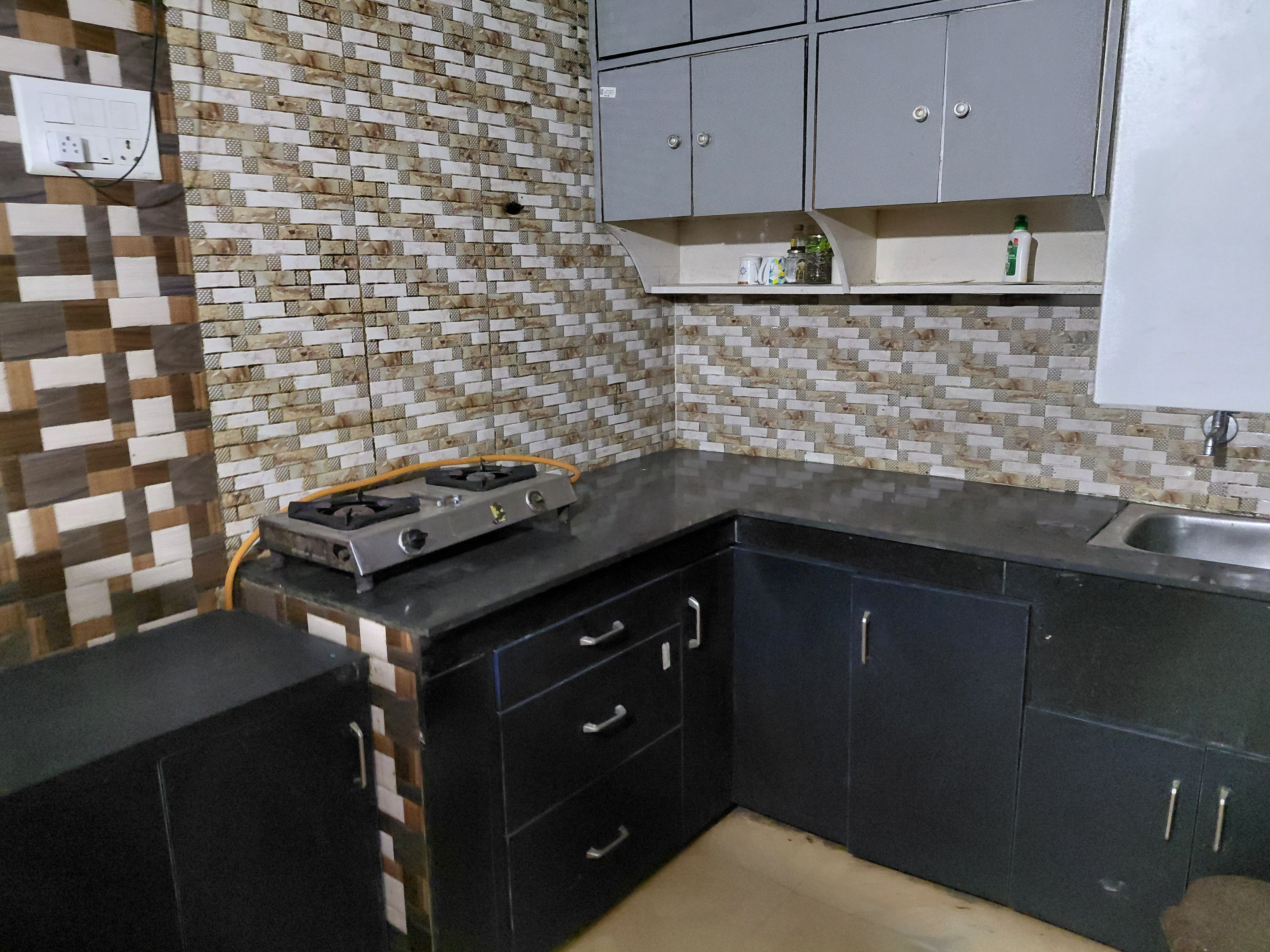 3 ROOM FOR RENT — photo 1
