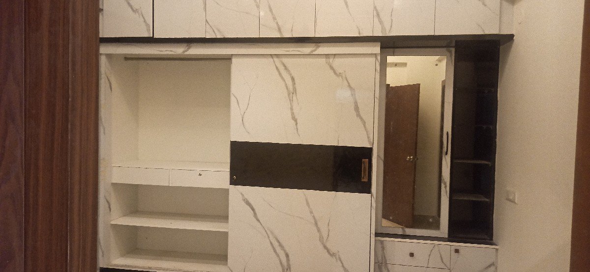 2BHK Semi-furnished Flat for rent in Location set — photo 1