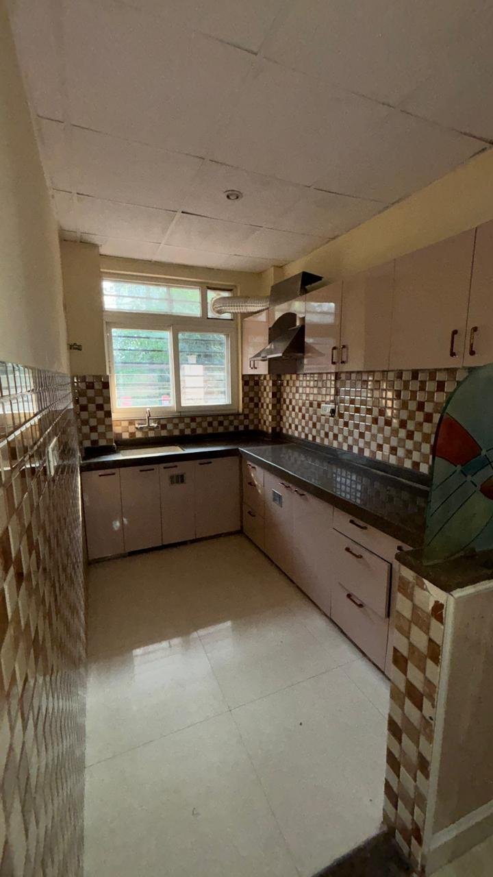 3BHK Semi-furnished Flat for rent in Vikas Nagar Lucknow — photo 1