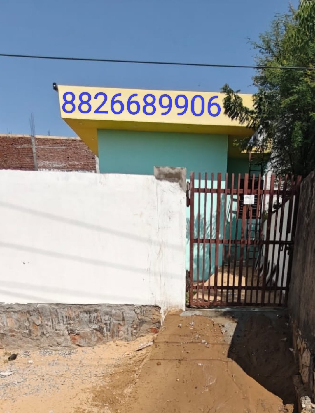 1RK Semi-furnished Room for rent in Location set