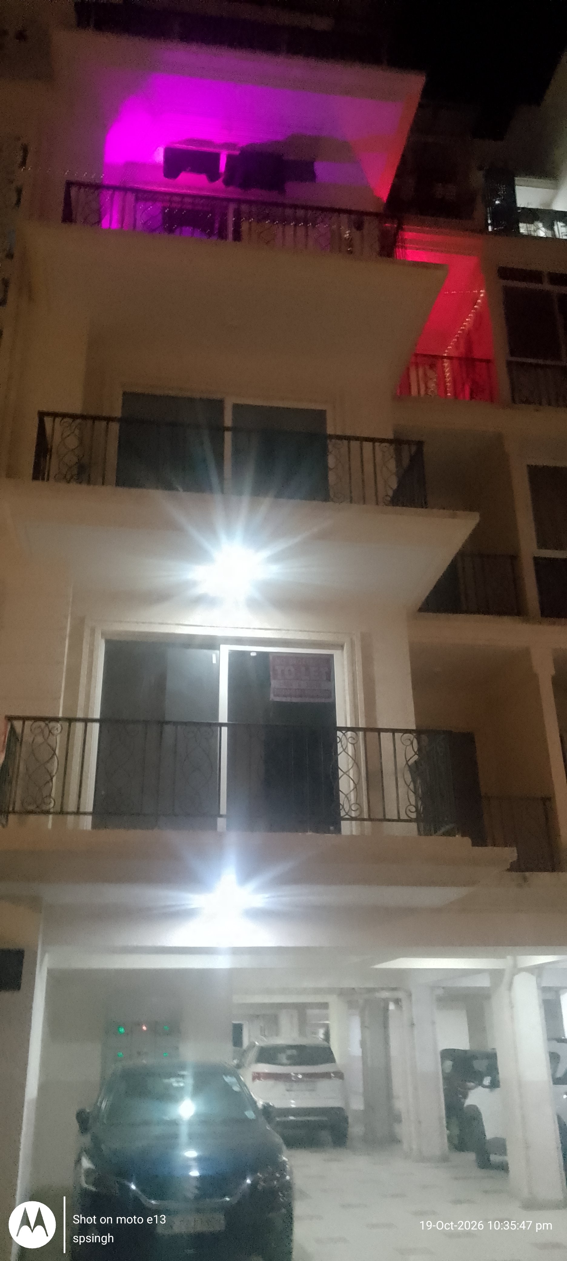 3BHK Semi-furnished Flat for rent — photo 1