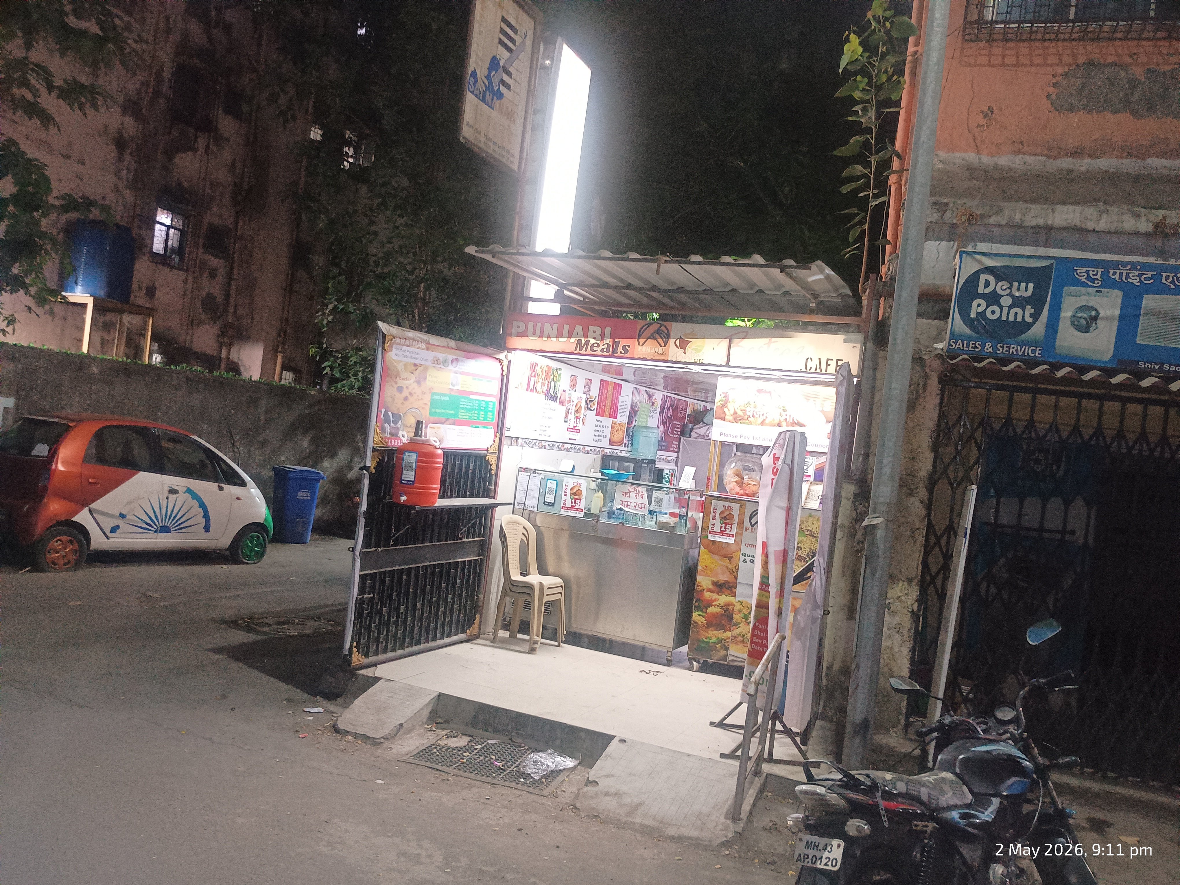 Prime Semi-Furnished 200 sq ft Corner Shop for Rent in Vashi, Navi Mumbai