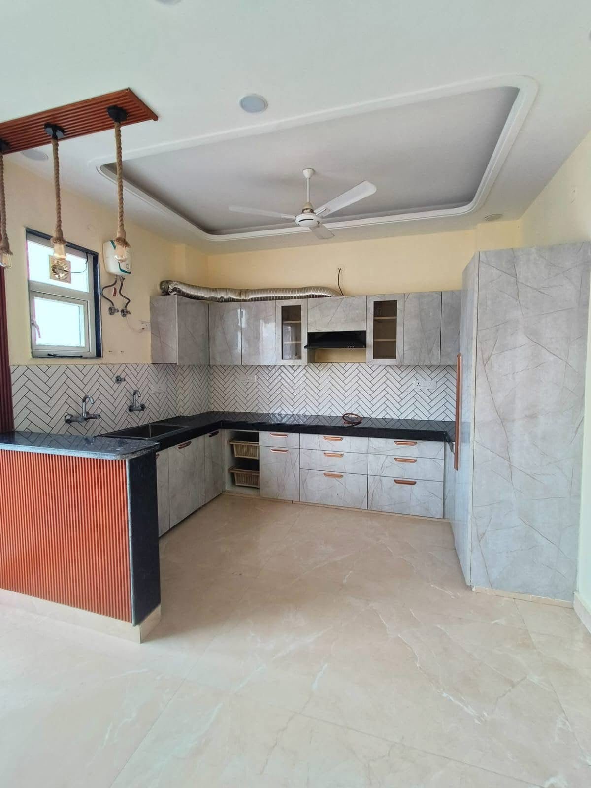2BHK Semi-furnished Flat for rent in Location set