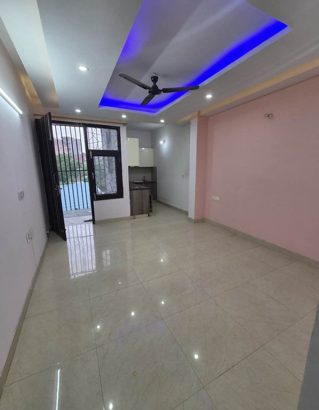 Charming 1BHK Semi-Furnished Flat for Rent — photo 1