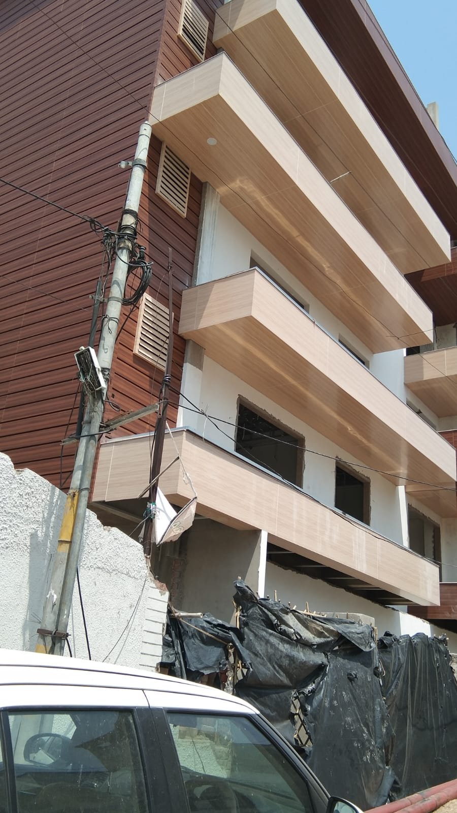 3BHK Semi-furnished Flat for sale — photo 1