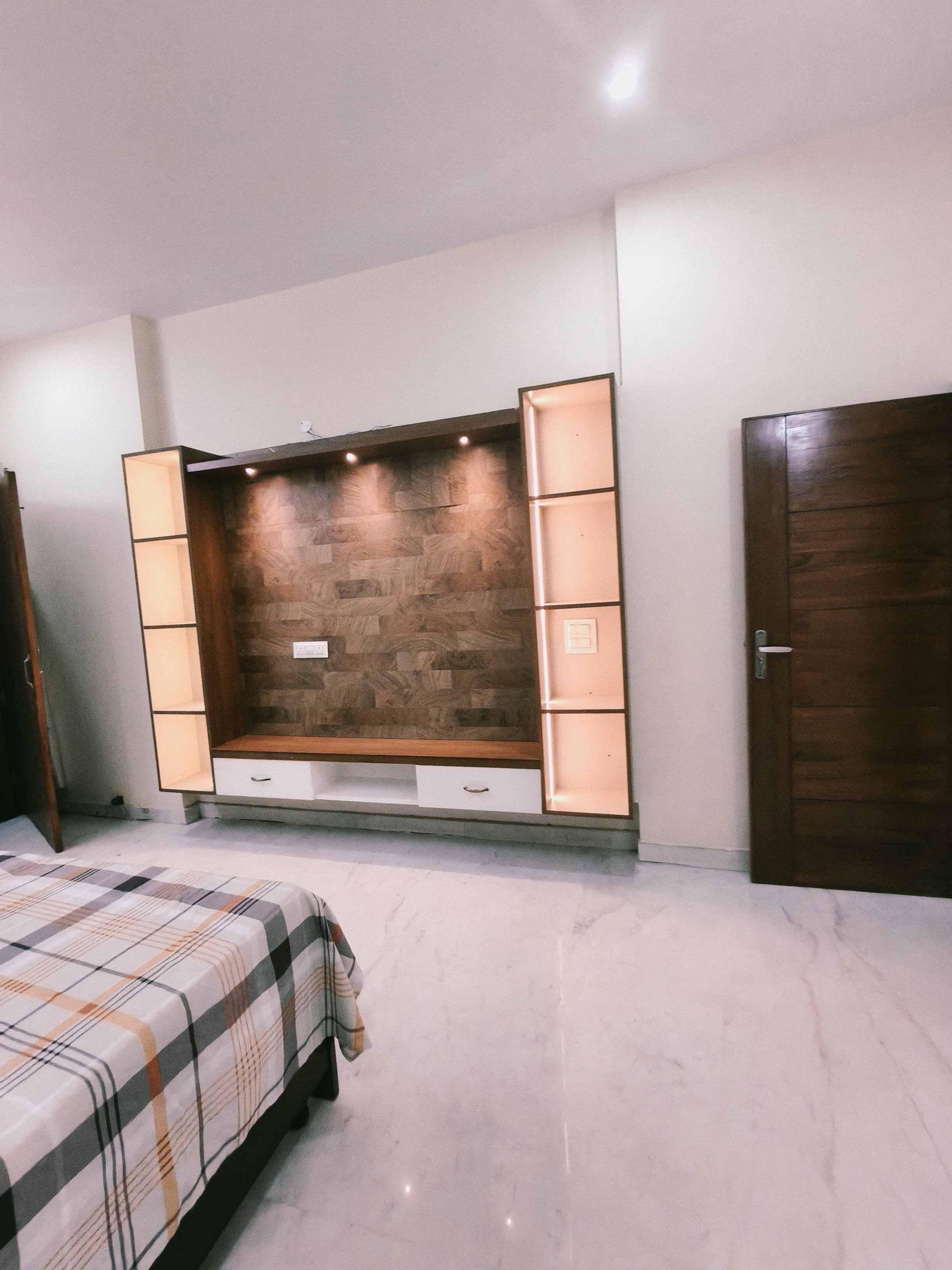 for family only kothi floor furnish 2bhk mohali
