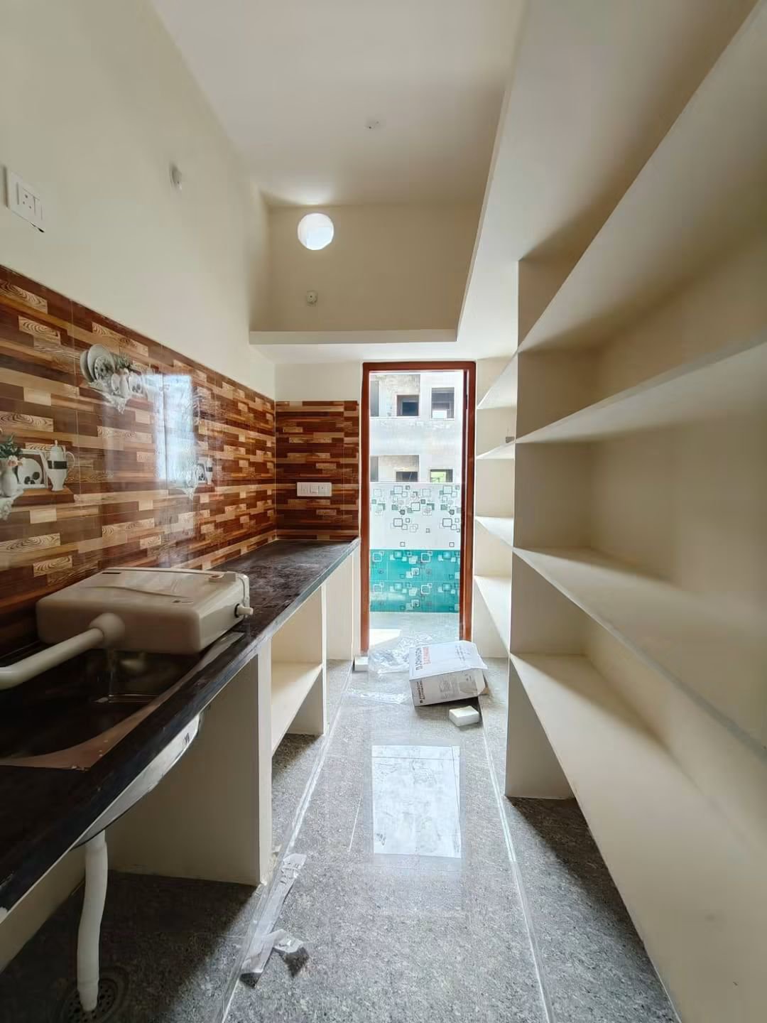 1BHK Unfurnished Room for rent in Location set — photo 1