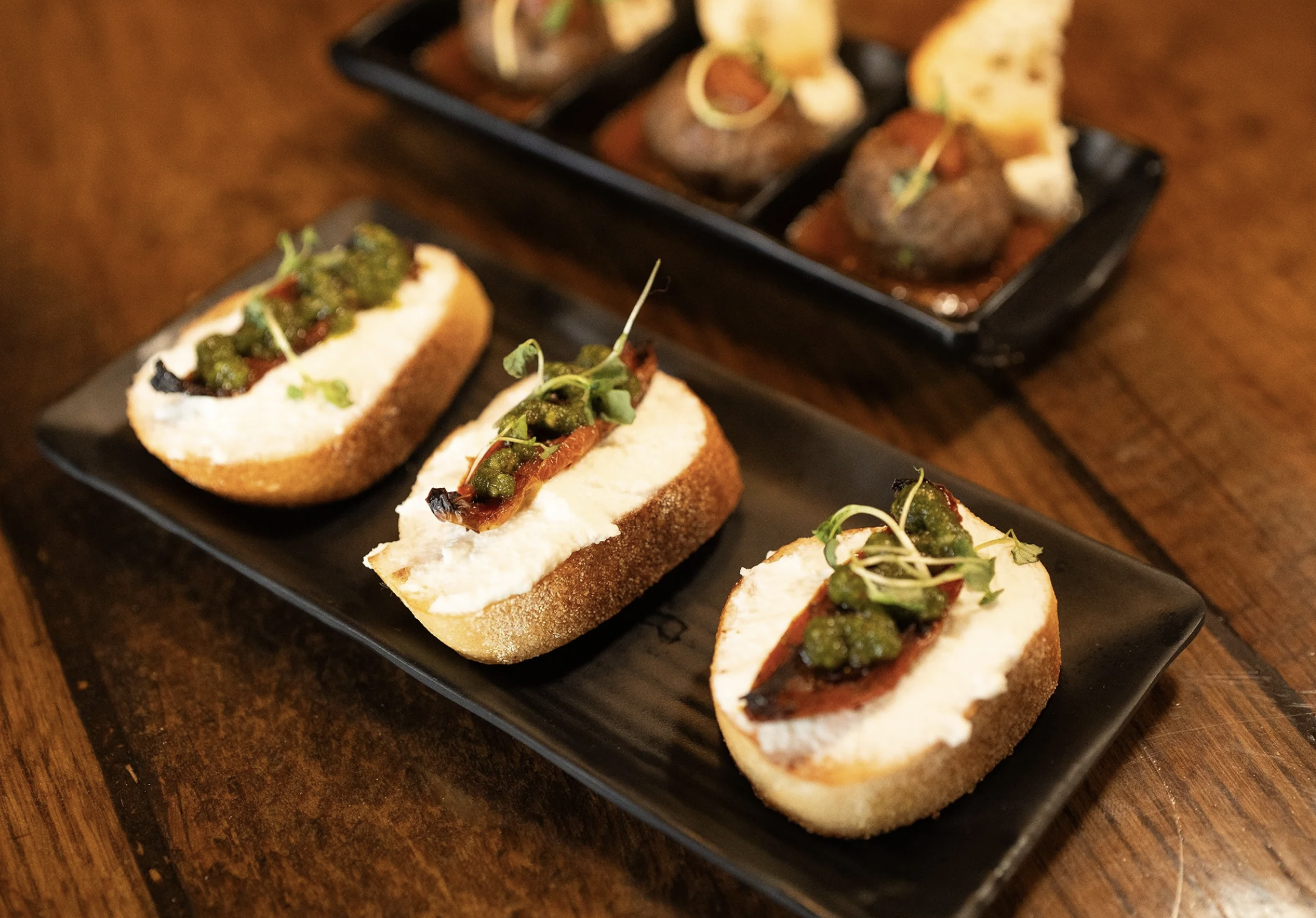 appetizers at little more bar and lounge nyc