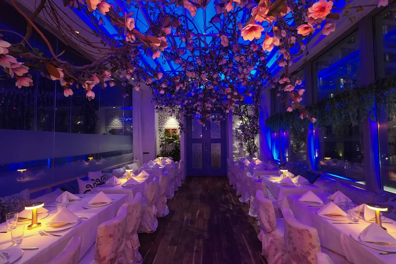 beautiful holiday party decor skinos nyc