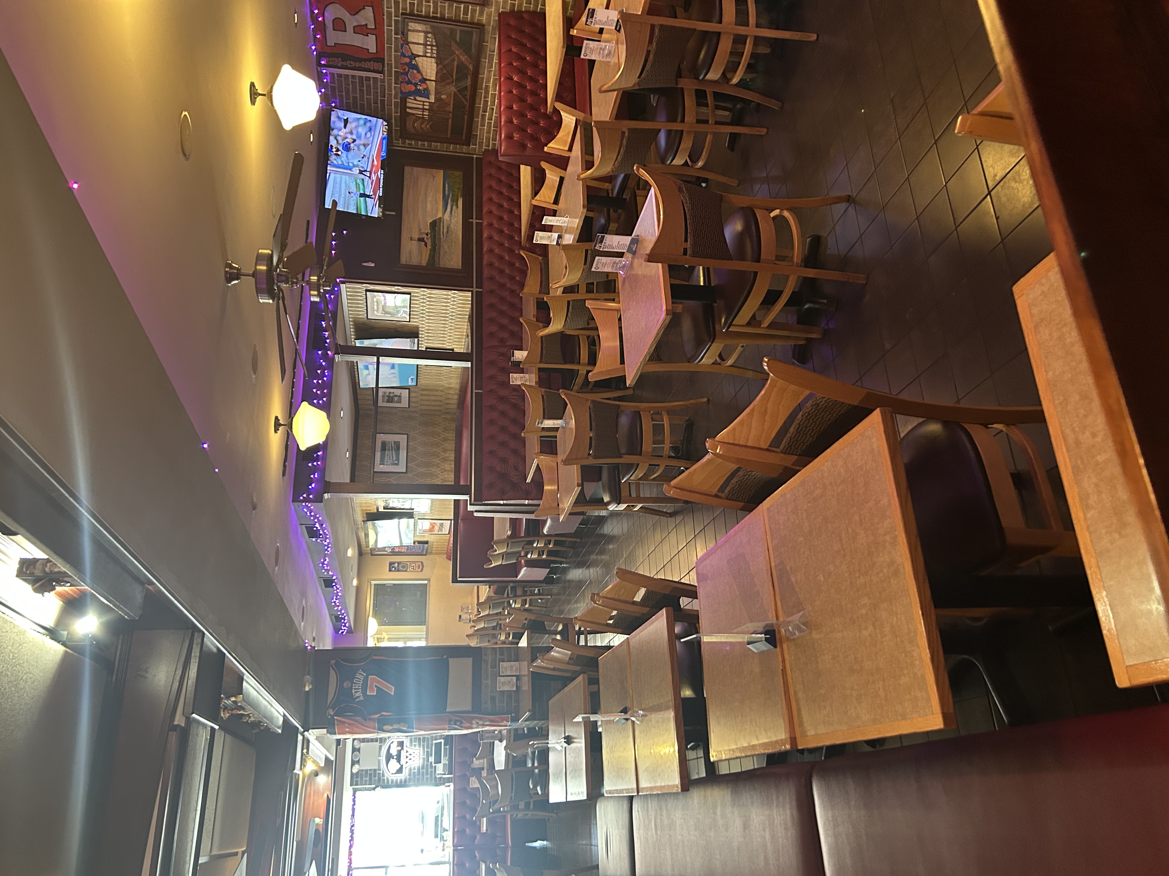 OBriens Bar & Grill - Dining Room image 3