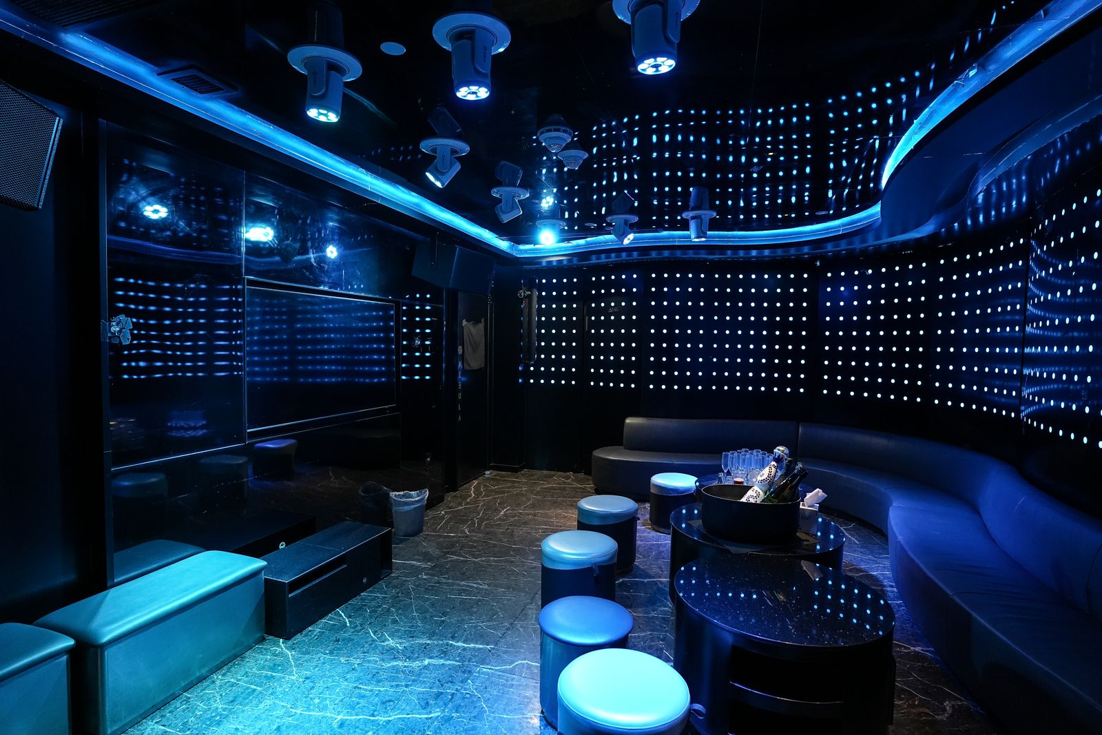 Nebula - Karaoke Room image 3