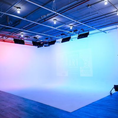 G-Gallery - Entire Venue image 4