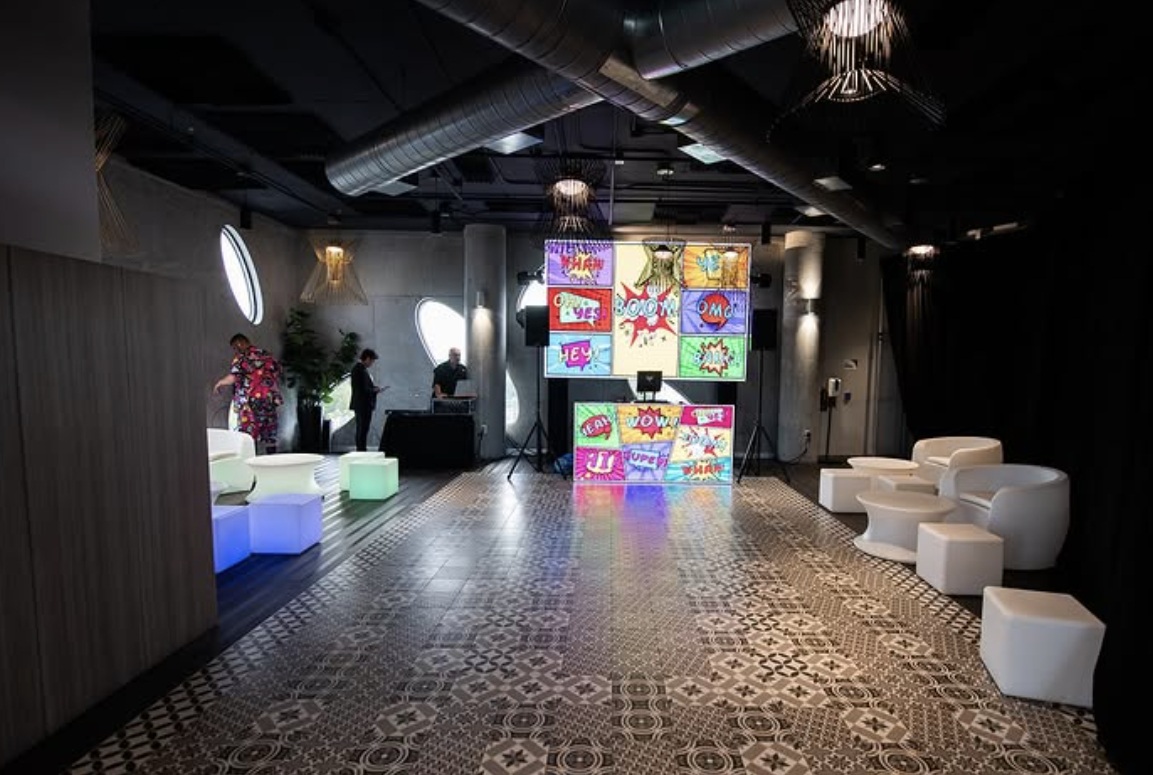 Indoor Lounge at Aventura Skybar