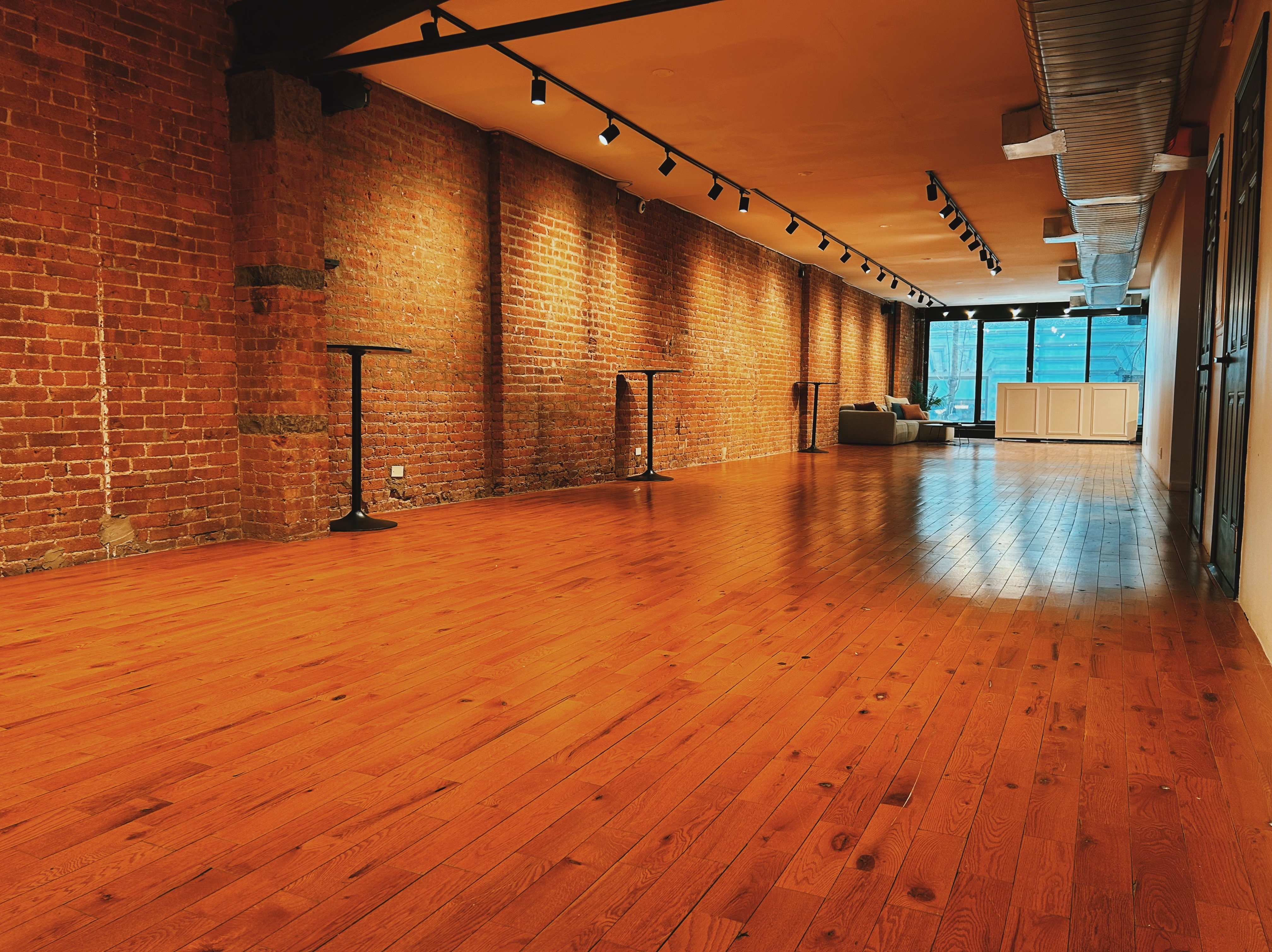 LOFT39 - 2nd Floor Studio Gallery image 5