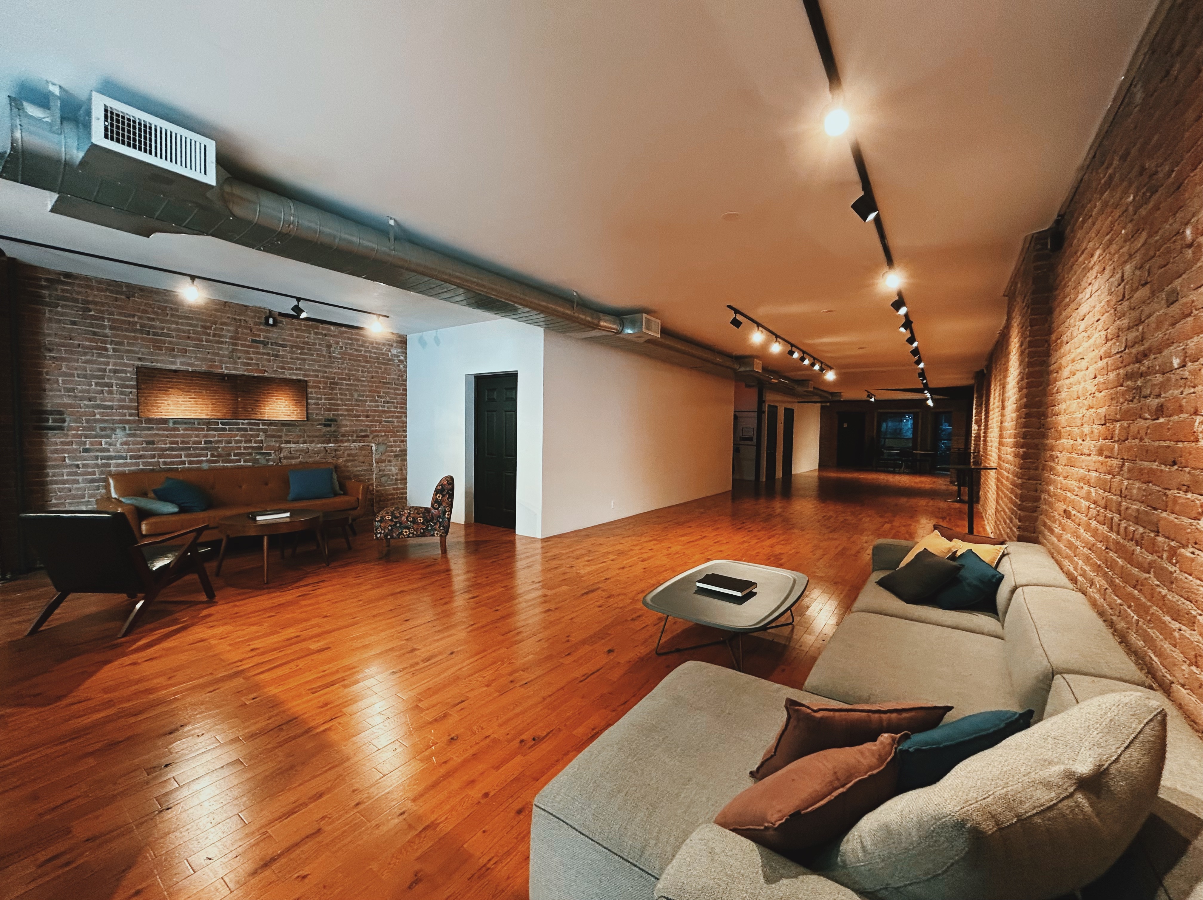 LOFT39 - 2nd Floor Studio Gallery image 7