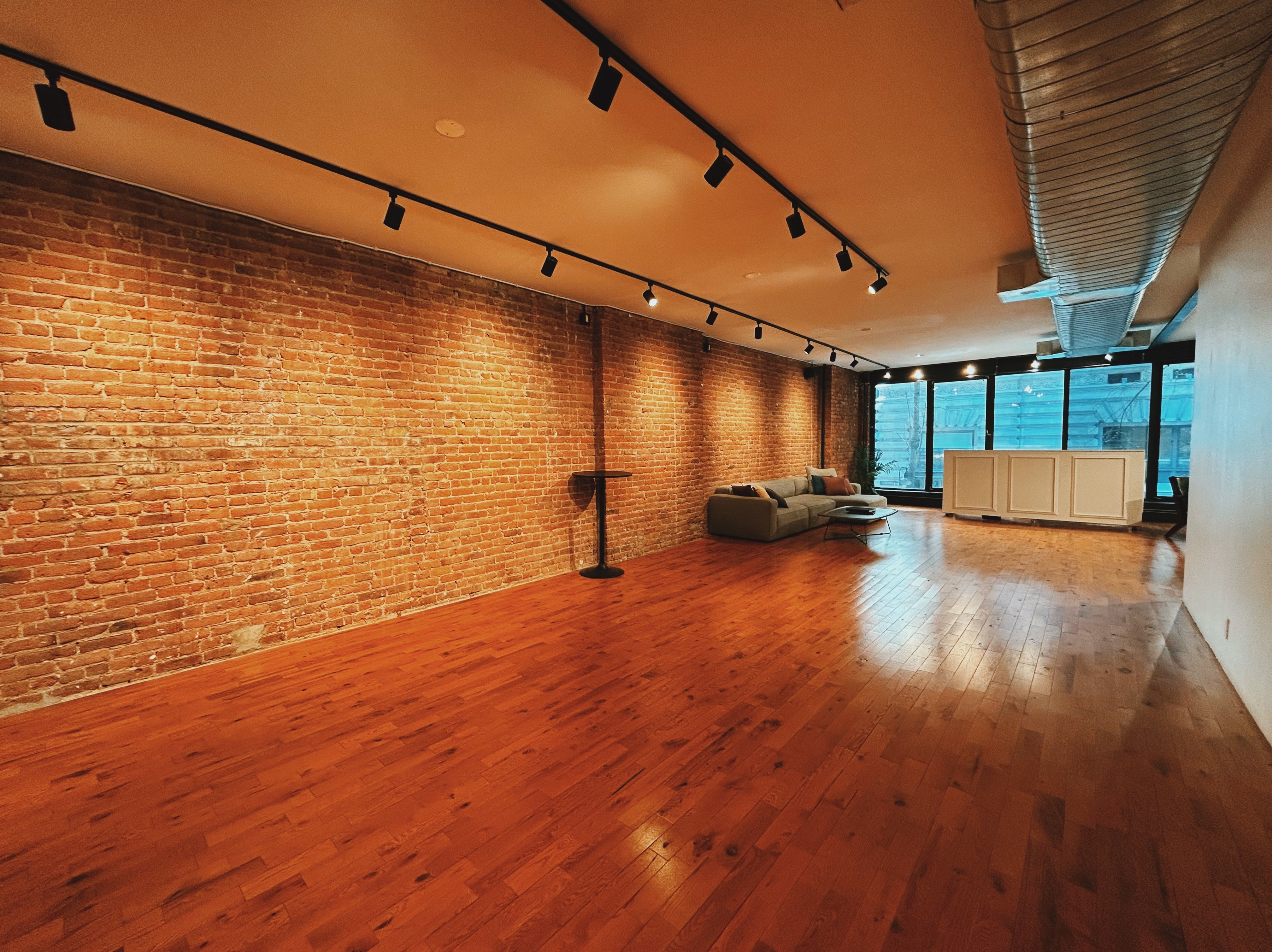 LOFT39 - 2nd Floor Studio Gallery image 8