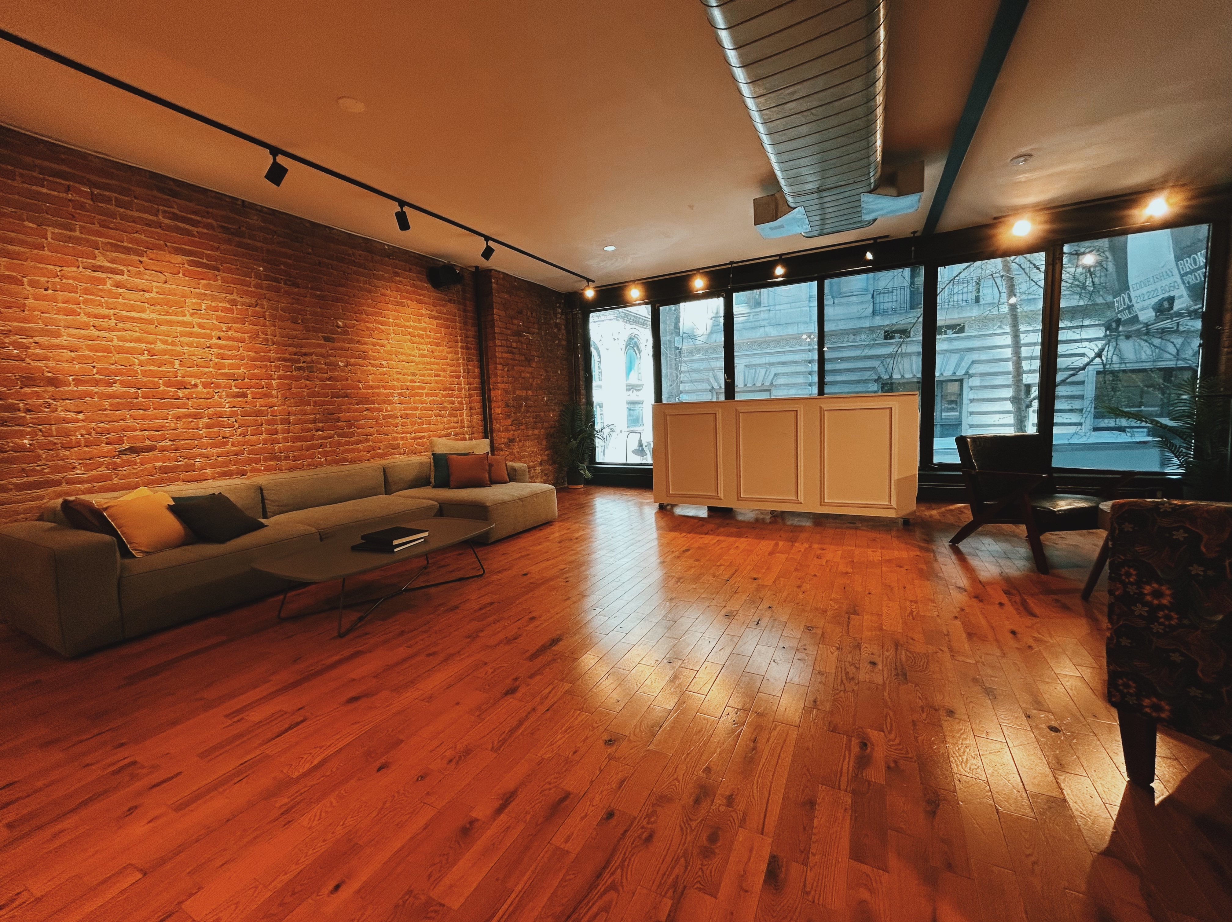 LOFT39 - 2nd Floor Studio Gallery image 9