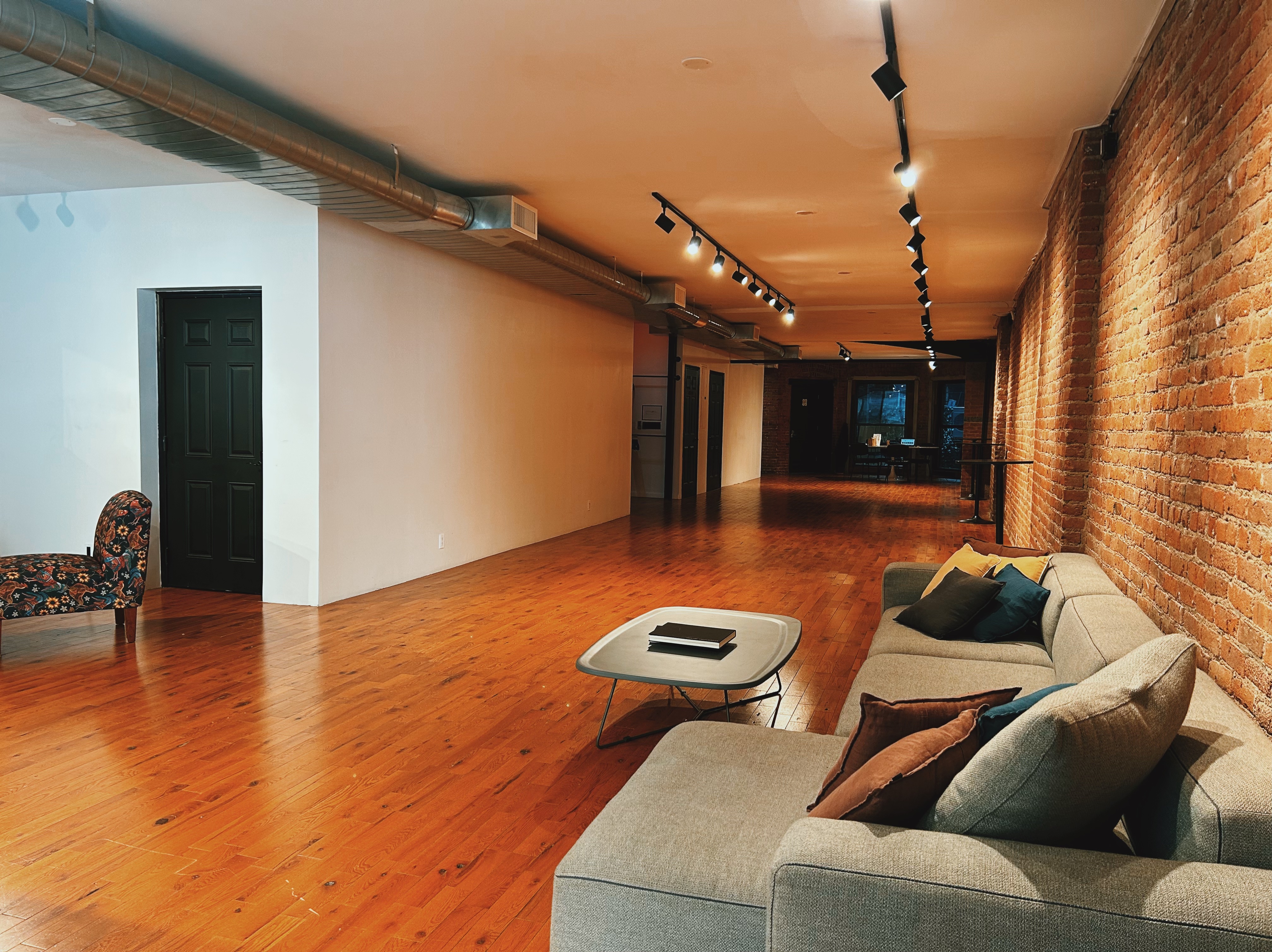 LOFT39 - 2nd Floor Studio Gallery image 16