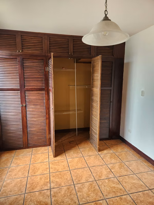 Amplio apartamento en Residencial Monte Ayarco, Curridabat 8