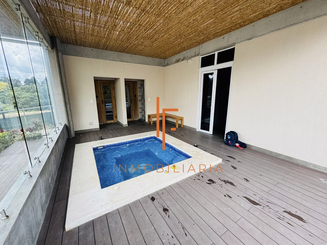 Amplio apartamento de 3 habitaciones en Curridabat 13