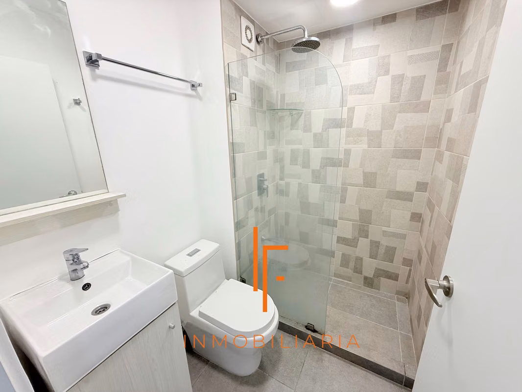 Amplio apartamento de 3 habitaciones en Curridabat 8