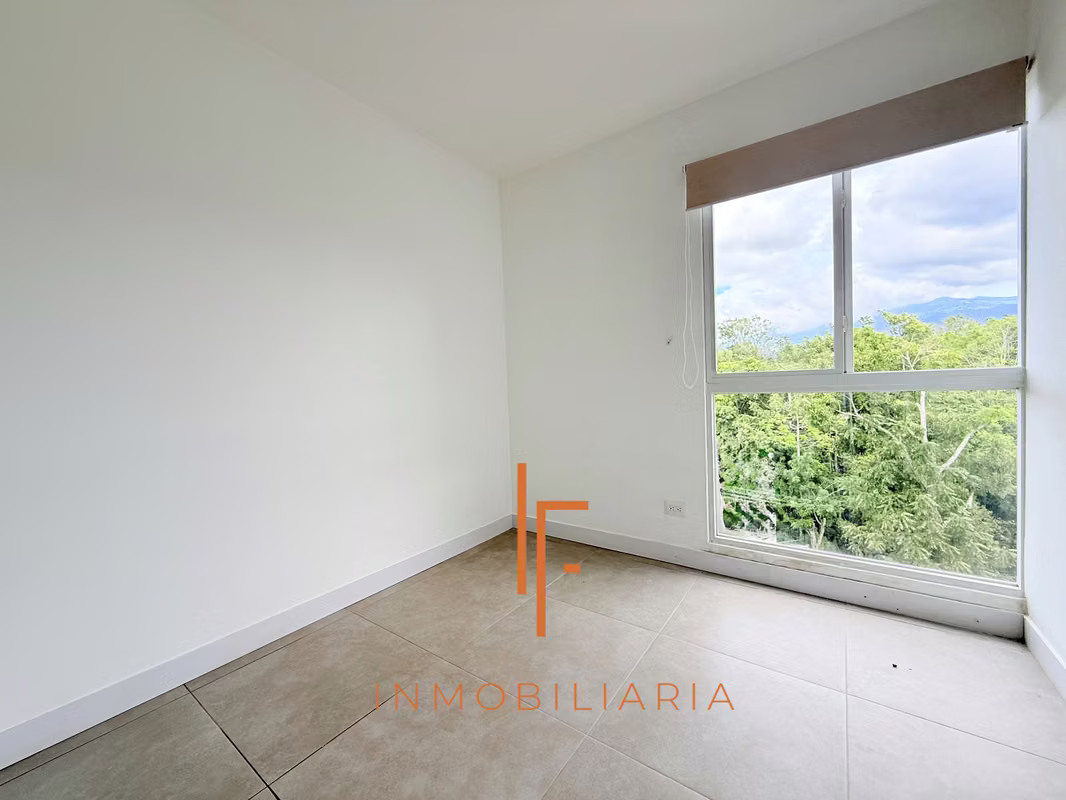 Amplio apartamento de 3 habitaciones en Curridabat 9
