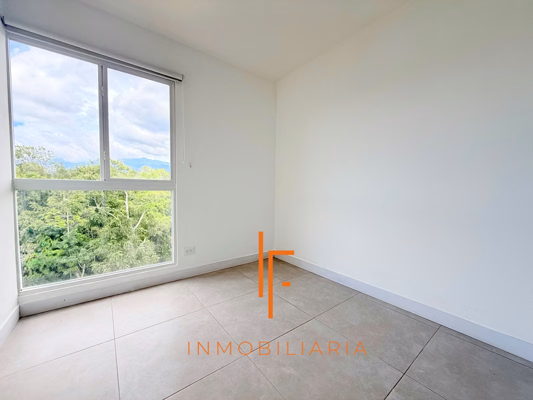 Amplio apartamento de 3 habitaciones en Curridabat 10