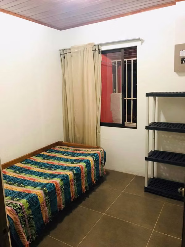 Habitaciones para estudiantes en Heredia cerca de la UNA 9