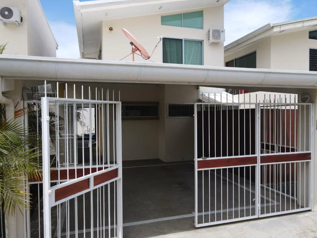 Casa en condominio Playa Agujas con piscina privada 1