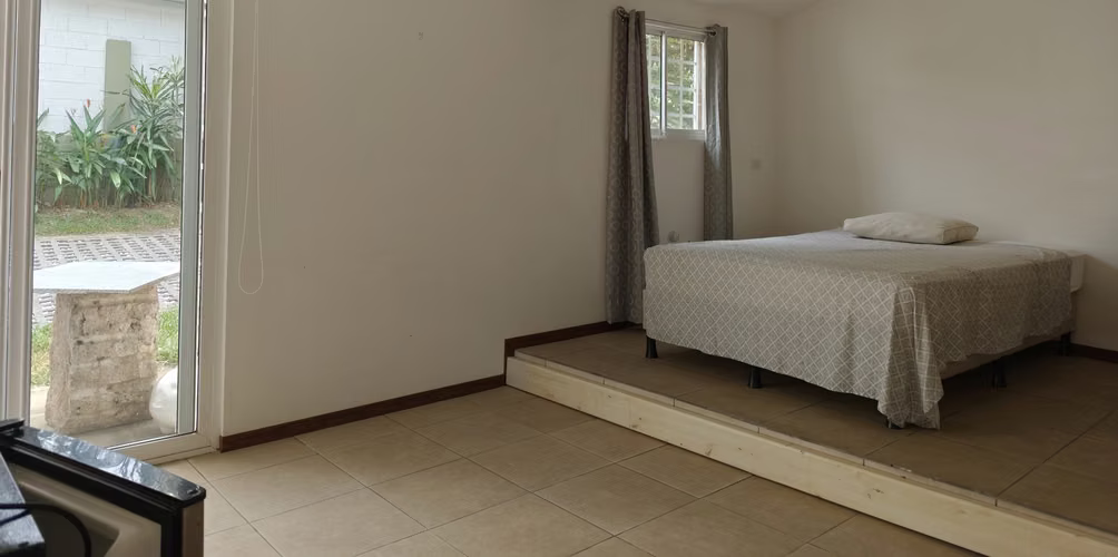 Linda casa en Brasil de Santa Ana con amplio parqueo 8