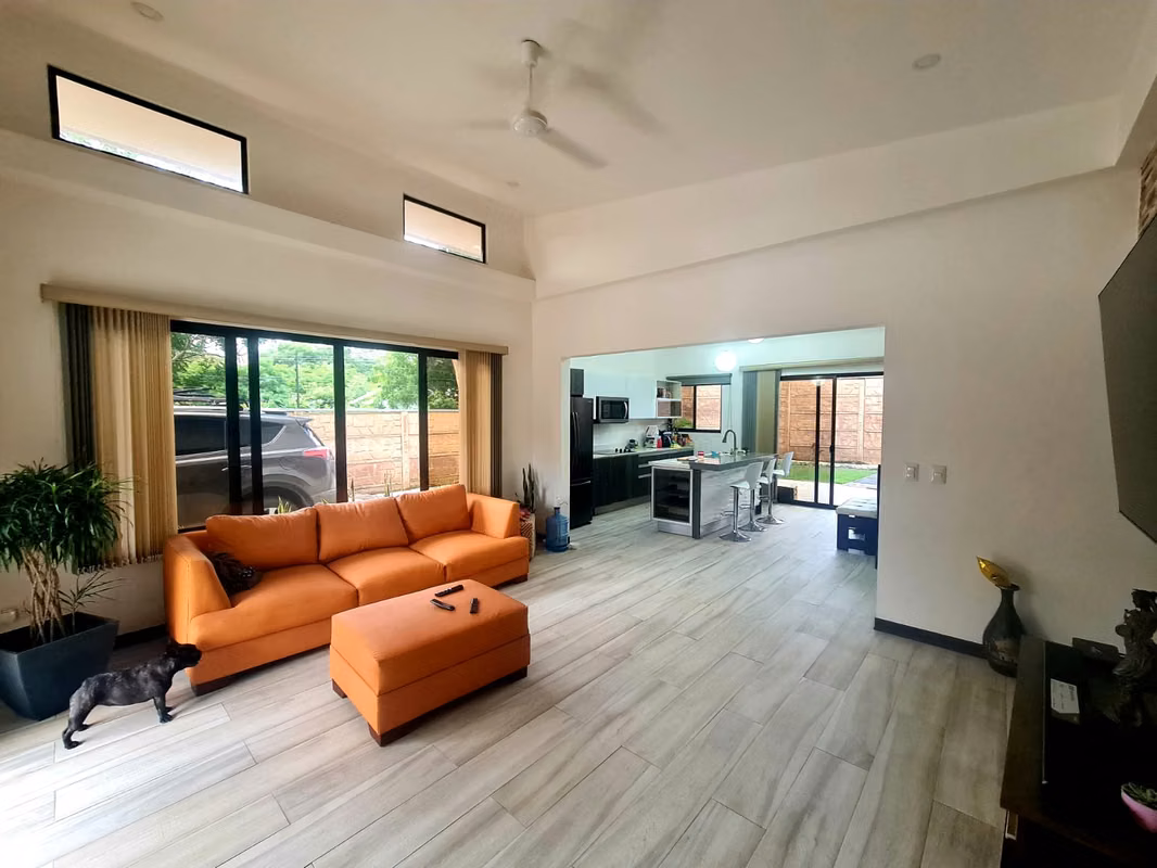 Casa Privada Semi Amoblada en Playas del Coco 4