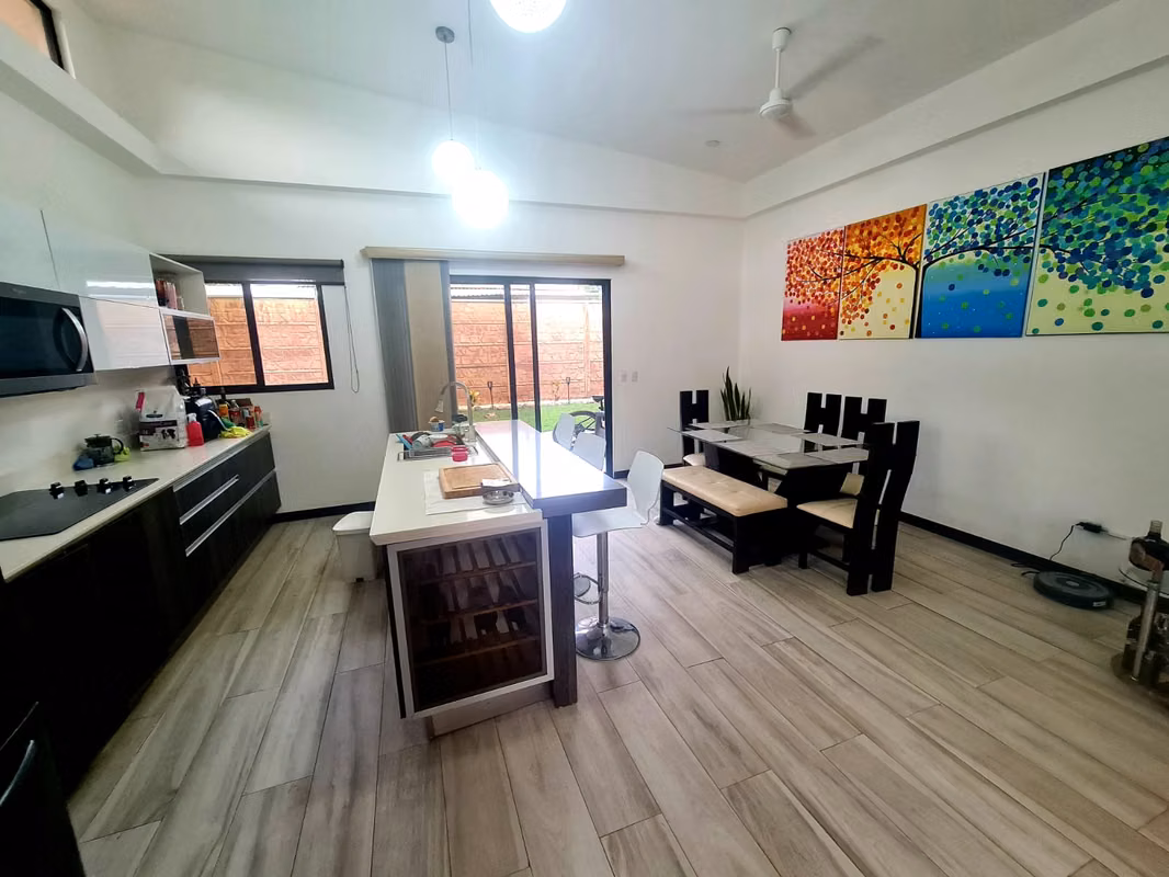 Casa Privada Semi Amoblada en Playas del Coco 6