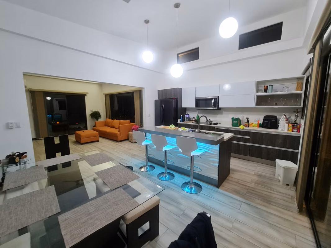 Casa Privada Semi Amoblada en Playas del Coco 9