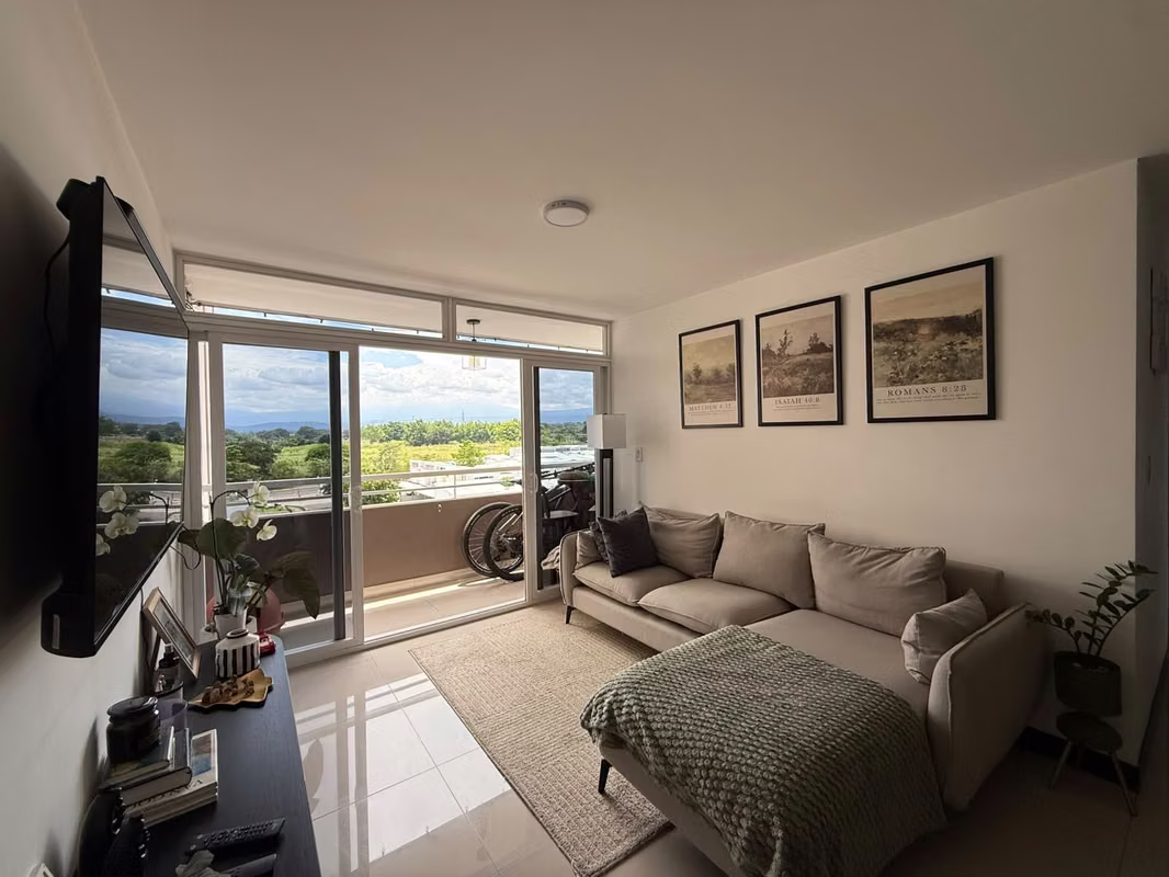 Amplio apartamento sin amoblar en Macrocondominio Concasa 2