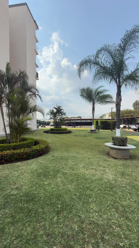 Amplio apartamento sin amoblar en Macrocondominio Concasa 13
