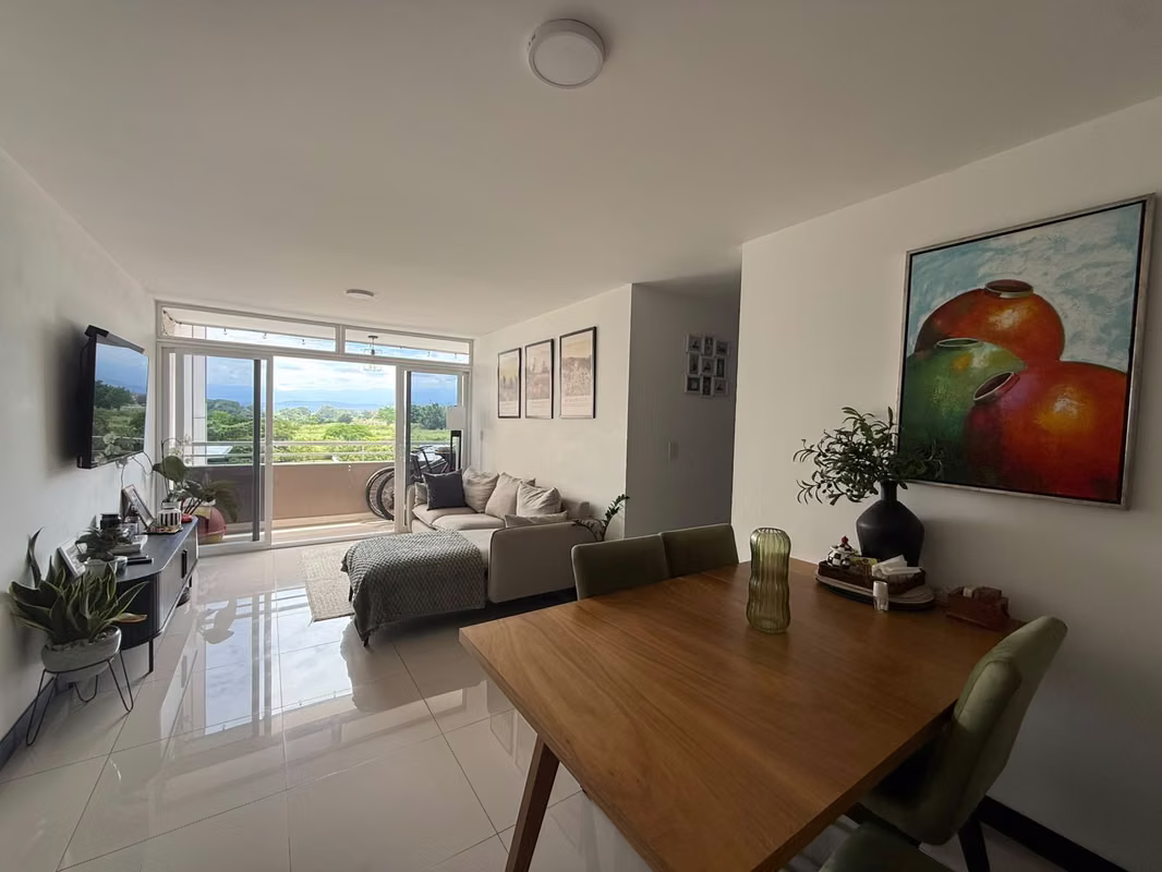 Amplio apartamento sin amoblar en Macrocondominio Concasa 4