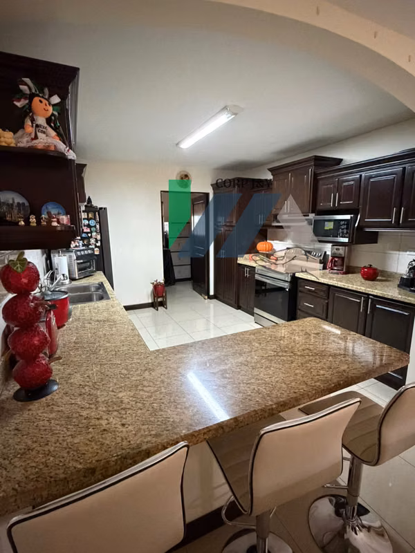 Casa en condominio seguro en San Francisco de Heredia 5