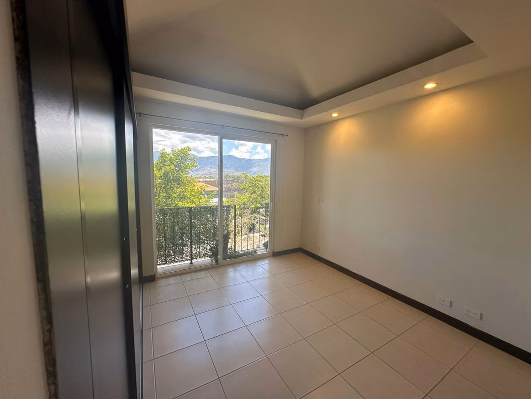 Apartamento nuevo en Condominio Vistas de Lindora 11