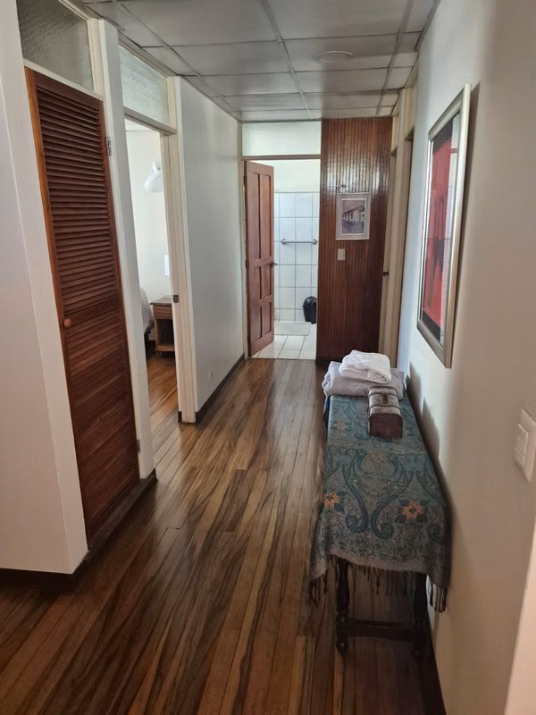 Alquiler de habitación amplia en Sabana Oeste 1