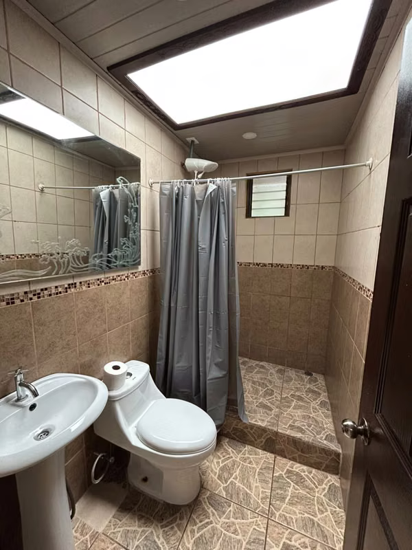 Casa amplia en Aguacaliente de Cartago 9