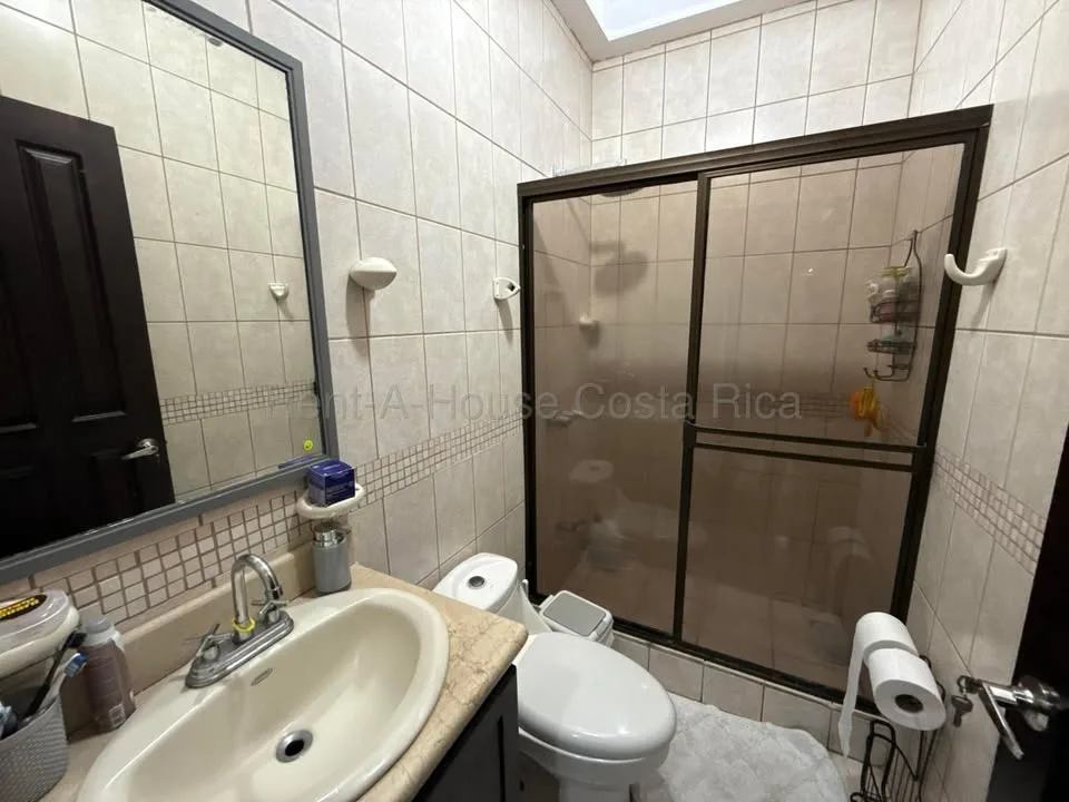 Casa 3 hab. en condominio San Francisco de Heredia 3
