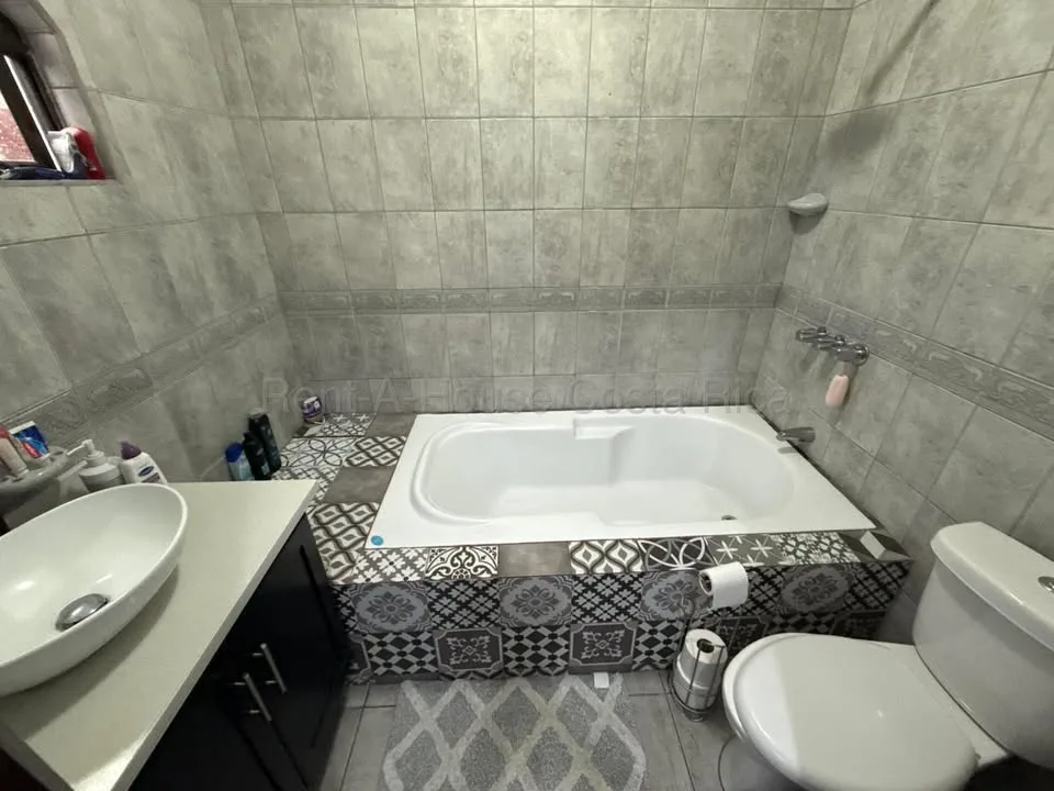 Casa 3 hab. en condominio San Francisco de Heredia 8