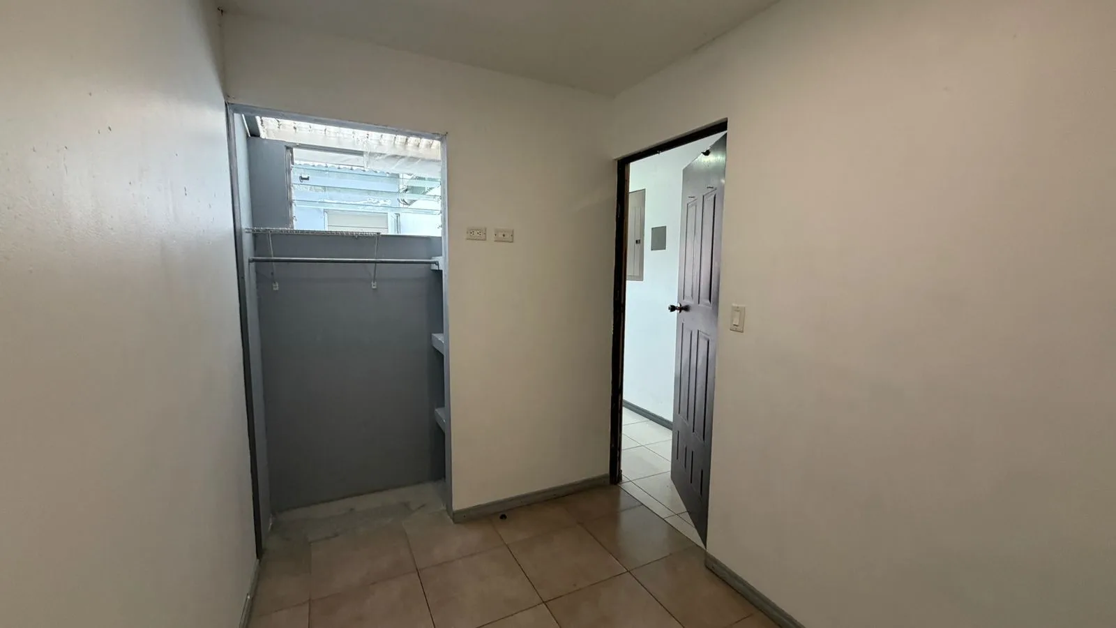 Se alquila Apartamento cerca del Pacifico 4