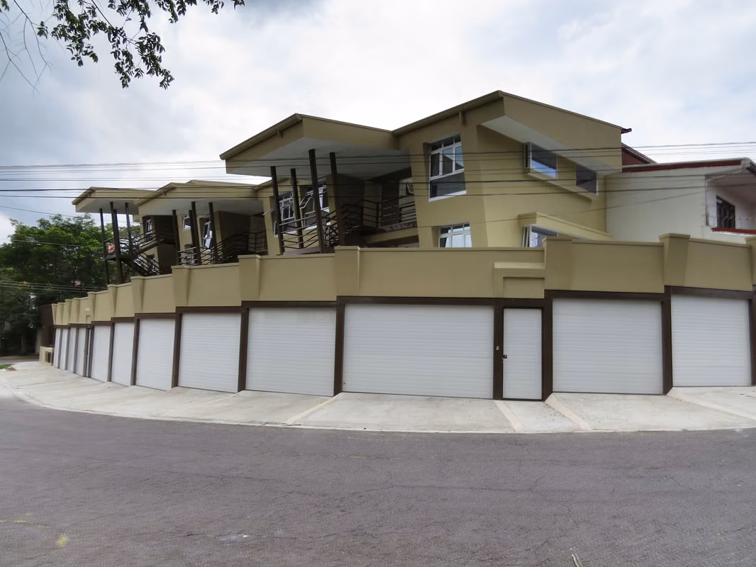 Estudio en alquiler en Pavas con parqueo incluido 1