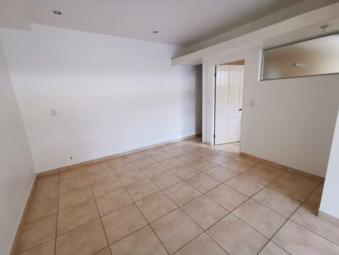 Estudio en alquiler en Pavas con parqueo incluido 3