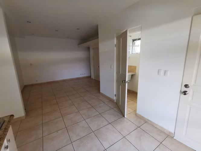 Estudio en alquiler en Pavas con parqueo incluido 6